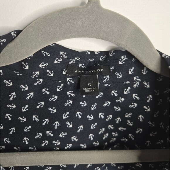 Ann Taylor Preppy Old Money Popover Blouse Sleeveless Collared Anchor Print Sz S - Picture 4 of 11